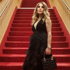 Meet your Posher, Sunay